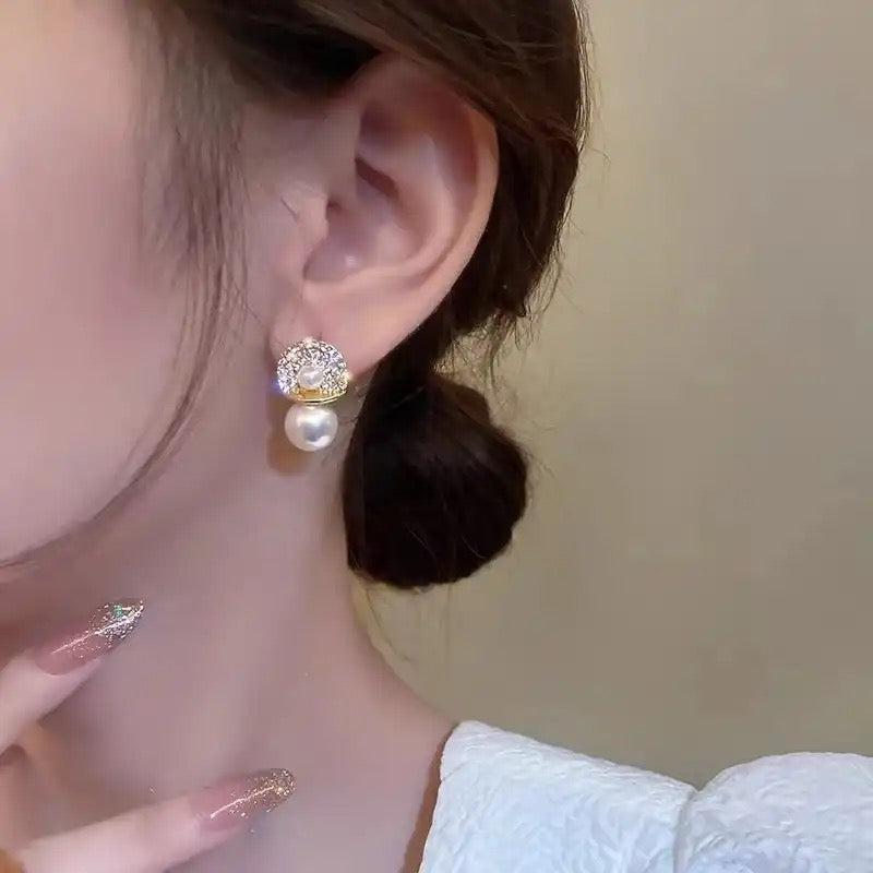 Geometric Round Pearl Earrings