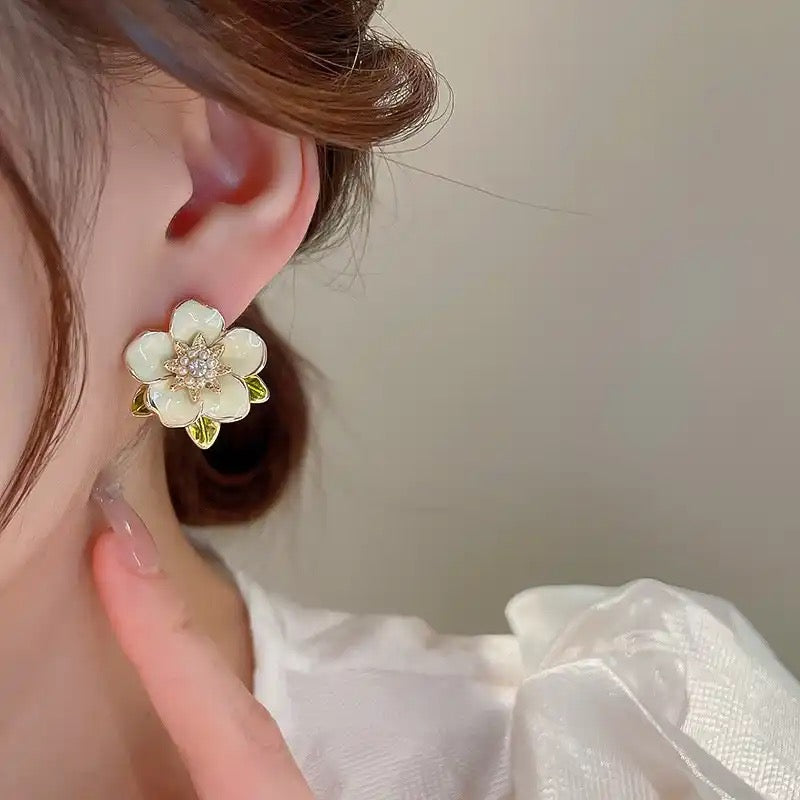 Vintage Camellias Earrings